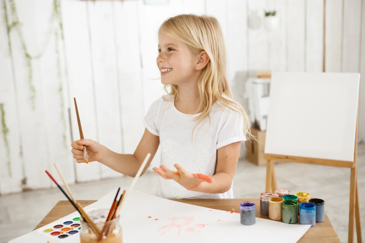 Dailės studija „Spalvotas pasaulis“ II gr.